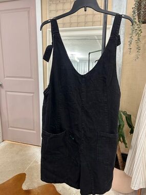 Priv - Black V-Shorts Romper NWT Size XL